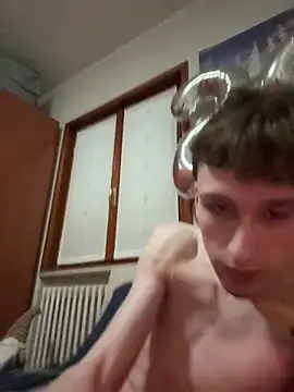 Snapshot of twinkethan07 chatting on 02/02/26, 01:43 twinkethan07 online show from 02/02/26, 01:43