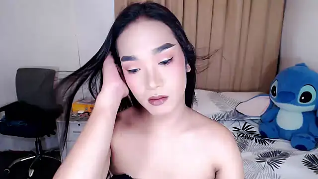 Snapshot of AsianHugeWildSaussage chatting on 06/17/26, 01:45 AsianHugeWildSaussage online show from 06/17/26, 01:45