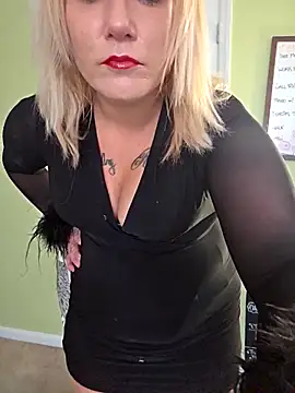 Snapshot of RhondaRump chatting on 10/27/25, 02:21 RhondaRump online show from 10/27/25, 02:21