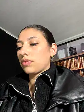 Snapshot of AriaBliss- chatting on 09/11/25, 03:28 AriaBliss- online show from 09/11/25, 03:28