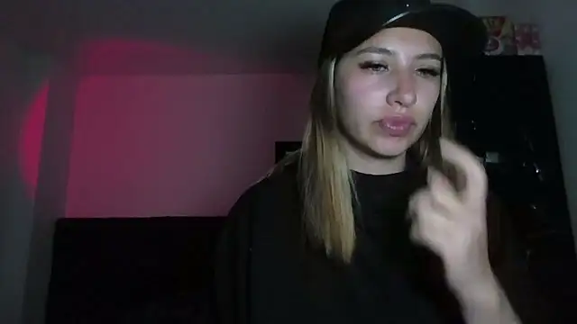 Snapshot of AriaBliss- chatting on 01/11/26, 03:50 AriaBliss- online show from 01/11/26, 03:50