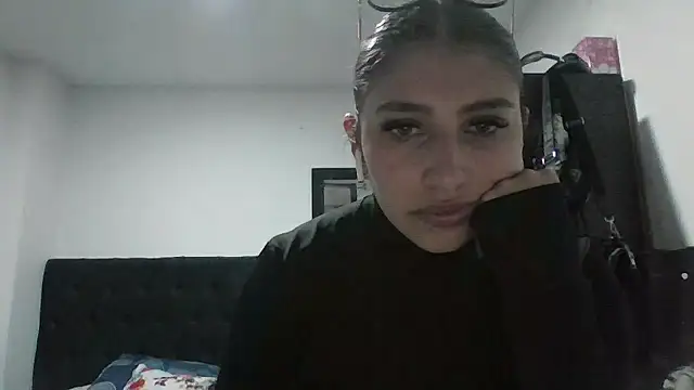 Snapshot of AriaBliss- chatting on 01/18/26, 09:40 AriaBliss- online show from 01/18/26, 09:40