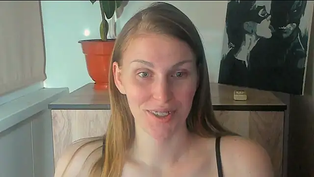 Snapshot of JuliaMuuun chatting on 04/16/26, 09:15 JuliaMuuun online show from 04/16/26, 09:15