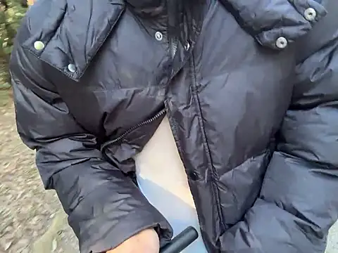 Snapshot of aiai_5963 chatting on 01/10/26, 04:25 aiai 5963 online show from 01/10/26, 04:25