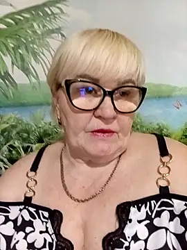 VioletSweet5566 online show from 04/28/26, 05:23