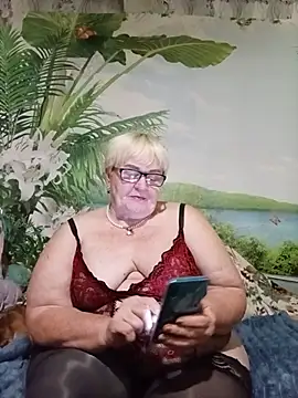 Snapshot of VioletSweet5566 chatting on 07/07/26, 04:11 VioletSweet5566 online show from 07/07/26, 04:11