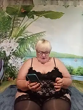 Snapshot of VioletSweet5566 chatting on 07/17/26, 04:01 VioletSweet5566 online show from 07/17/26, 04:01