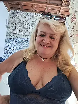 Snapshot of Belladama61 chatting on 07/19/26, 10:30 Belladama61 online show from 07/19/26, 10:30
