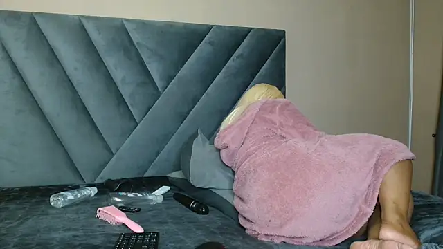 ThickTemptress18 online show from 05/12/26, 10:18