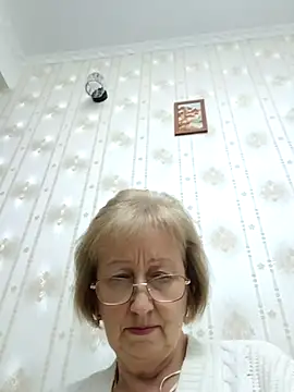 AlikaSwan5821 online show from 11/12/25, 07:24