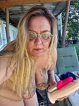 Snapshot of Misspapillon1840 chatting on 10/12/25, 02:27 Misspapillon1840 online show from 10/12/25, 02:27