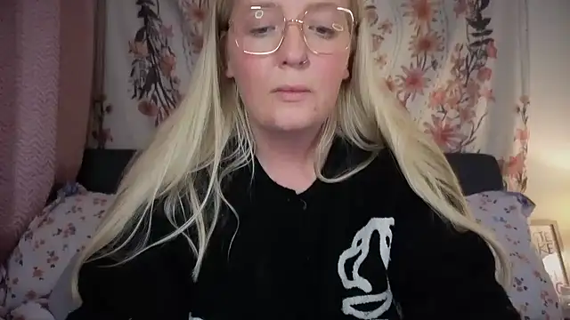 Snapshot of Daisyxoxo_ chatting on 01/17/26, 09:18 Daisyxoxo online show from 01/17/26, 09:18