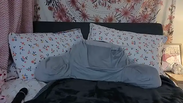 Snapshot of Daisyxoxo_ chatting on 04/06/26, 08:21 Daisyxoxo online show from 04/06/26, 08:21