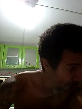 Snapshot of moreno25centimetro chatting on 11/26/25, 12:33 moreno25centimetro online show from 11/26/25, 12:33