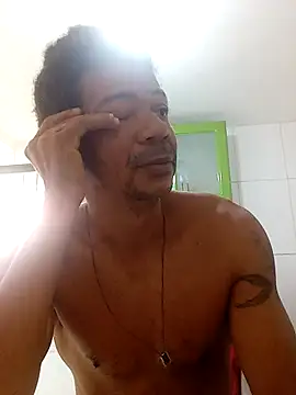 Snapshot of moreno25centimetro chatting on 12/20/25, 10:33 moreno25centimetro online show from 12/20/25, 10:33