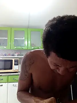 Snapshot of moreno25centimetro chatting on 01/05/26, 06:00 moreno25centimetro online show from 01/05/26, 06:00