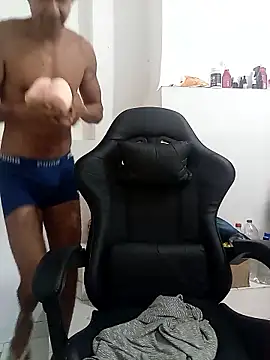 Snapshot of moreno25centimetro chatting on 01/10/26, 03:58 moreno25centimetro online show from 01/10/26, 03:58