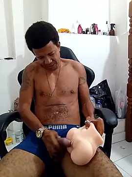 Snapshot of moreno25centimetro chatting on 01/15/26, 06:22 moreno25centimetro online show from 01/15/26, 06:22