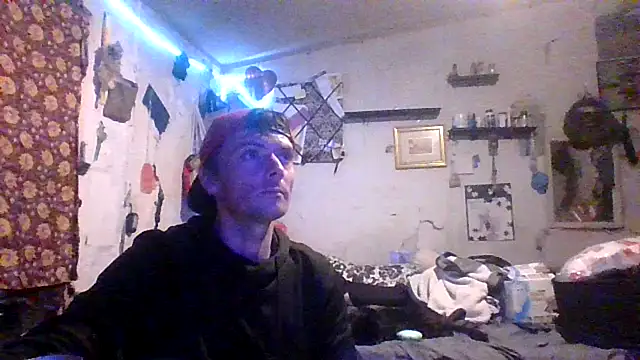 Snapshot of RichardW chatting on 01/19/26, 03:21 RichardW online show from 01/19/26, 03:21