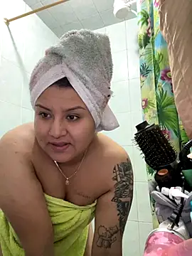 Snapshot of naomy26 chatting on 11/02/25, 02:25 naomy26 online show from 11/02/25, 02:25