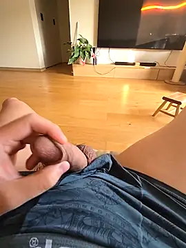 Snapshot of renhedhr chatting on 12/17/25, 07:25 renhedhr online show from 12/17/25, 07:25