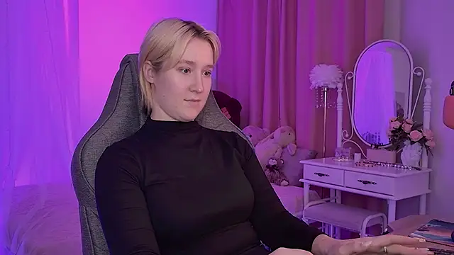 Snapshot of CinBellamy chatting on 11/03/25, 03:52 CinBellamy online show from 11/03/25, 03:52