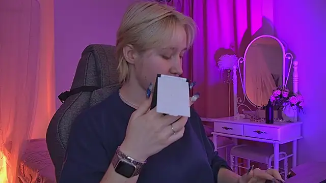 Snapshot of CinBellamy chatting on 12/03/25, 05:26 CinBellamy online show from 12/03/25, 05:26