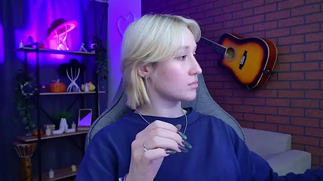 Snapshot of CinBellamy chatting on 01/09/26, 06:27 CinBellamy online show from 01/09/26, 06:27