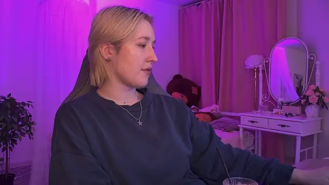 Snapshot of CinBellamy chatting on 01/11/26, 04:39 CinBellamy online show from 01/11/26, 04:39