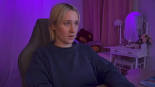 Snapshot of CinBellamy chatting on 01/12/26, 04:07 CinBellamy online show from 01/12/26, 04:07