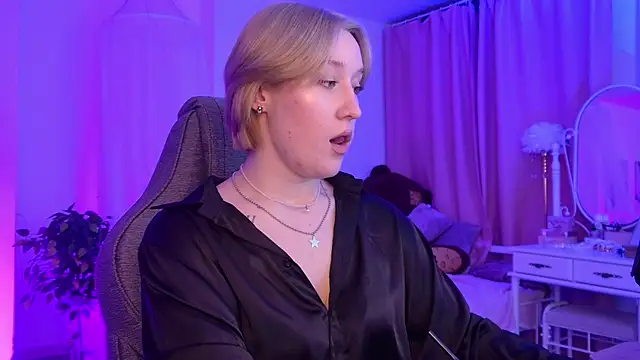 Snapshot of CinBellamy chatting on 01/19/26, 07:56 CinBellamy online show from 01/19/26, 07:56