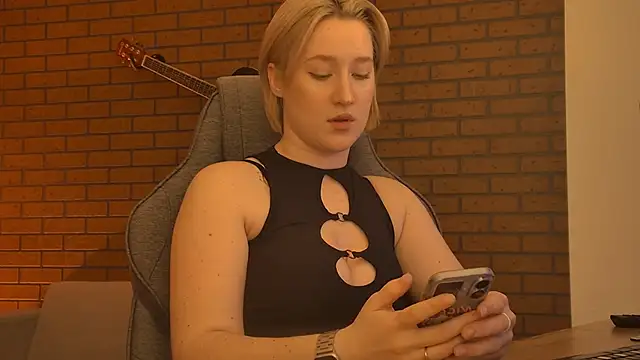 Snapshot of CinBellamy chatting on 02/15/26, 07:51 CinBellamy online show from 02/15/26, 07:51