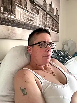 voluptuous-minx online show from 12/05/25, 11:41