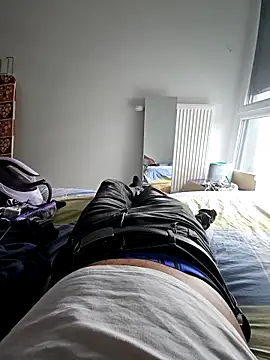 Snapshot of Syto772 chatting on 09/11/25, 12:27 Syto772 online show from 09/11/25, 12:27