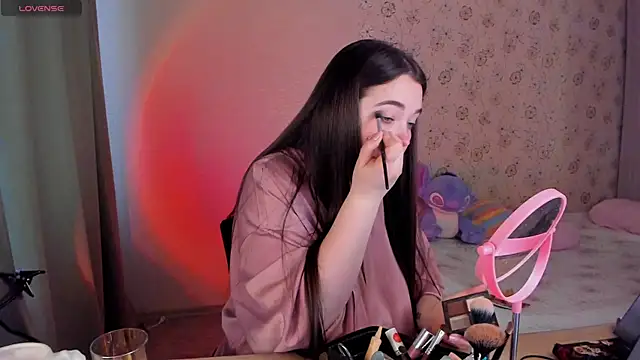 Snapshot of Alice_next_door chatting on 04/19/26, 10:58 Alice next door online show from 04/19/26, 10:58