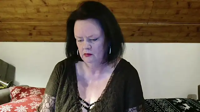 TiffanyMature online show from 12/05/25, 03:30