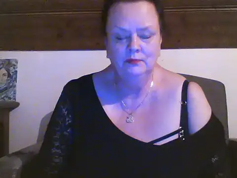 TiffanyMature online show from 04/03/26, 08:40