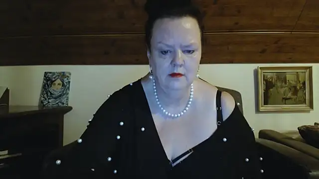 TiffanyMature online show from 05/03/26, 08:15