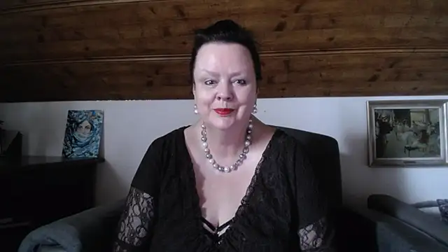 Snapshot of TiffanyMature chatting on 05/06/26, 07:02 TiffanyMature online show from 05/06/26, 07:02
