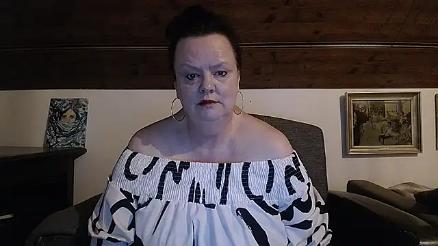 Snapshot of TiffanyMature chatting on 05/21/26, 07:04 TiffanyMature online show from 05/21/26, 07:04