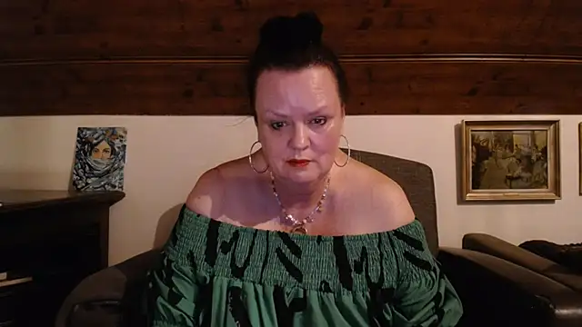 Snapshot of TiffanyMature chatting on 05/25/26, 08:15 TiffanyMature online show from 05/25/26, 08:15