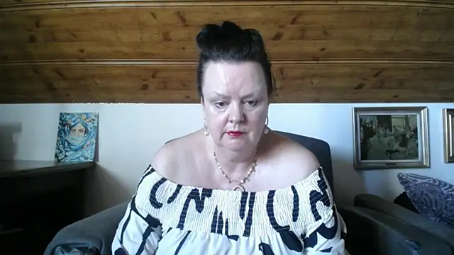 Snapshot of TiffanyMature chatting on 05/26/26, 08:21 TiffanyMature online show from 05/26/26, 08:21