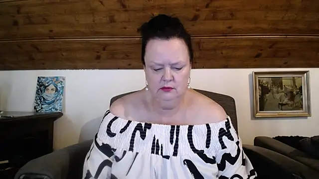 Snapshot of TiffanyMature chatting on 06/12/26, 07:07 TiffanyMature online show from 06/12/26, 07:07