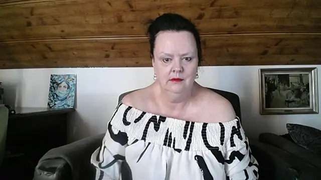 Snapshot of TiffanyMature chatting on 06/17/26, 07:11 TiffanyMature online show from 06/17/26, 07:11