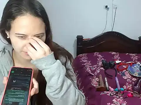 Snapshot of yarafuckass chatting on 10/15/25, 09:15 yarafuckass online show from 10/15/25, 09:15