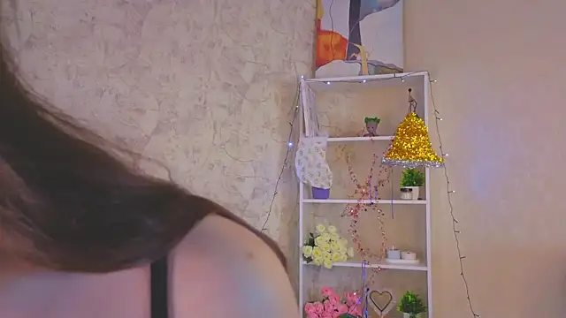 Snapshot of GiseleLamos chatting on 12/19/25, 03:35 GiseleLamos online show from 12/19/25, 03:35