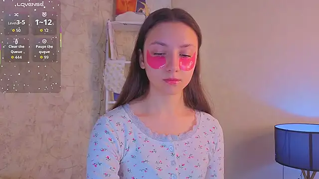 Snapshot of GiseleLamos chatting on 12/22/25, 03:14 GiseleLamos online show from 12/22/25, 03:14