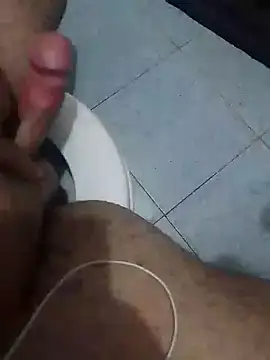 Snapshot of Faical06 chatting on 09/28/25, 03:28 Faical06 online show from 09/28/25, 03:28