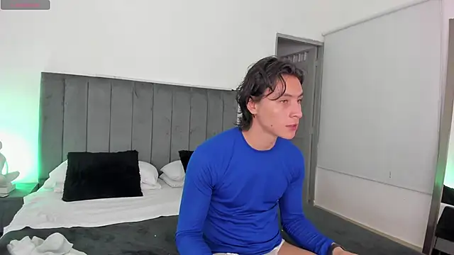 AlexanderHall online show from 09/21/25, 07:37