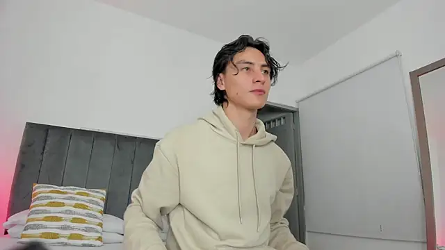 AlexanderHall online show from 09/30/25, 01:21